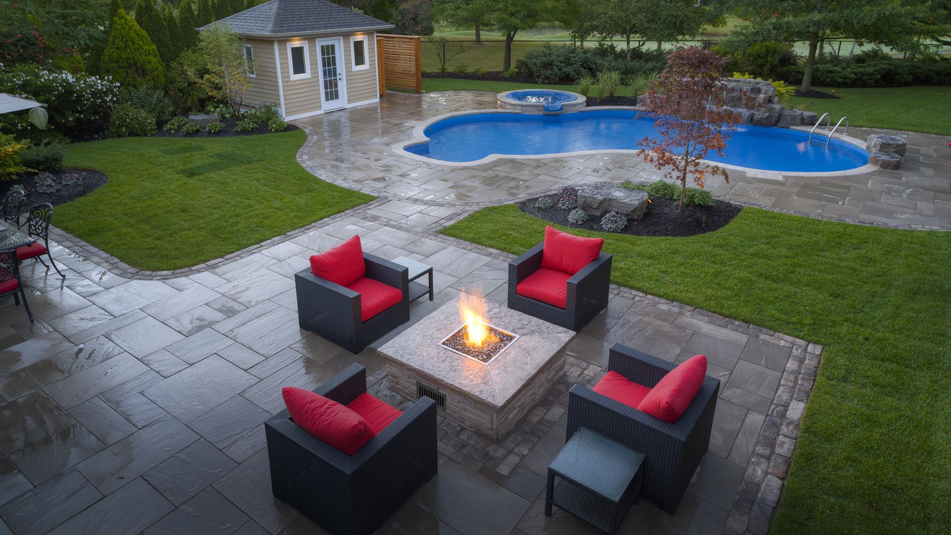 Pool fire feature